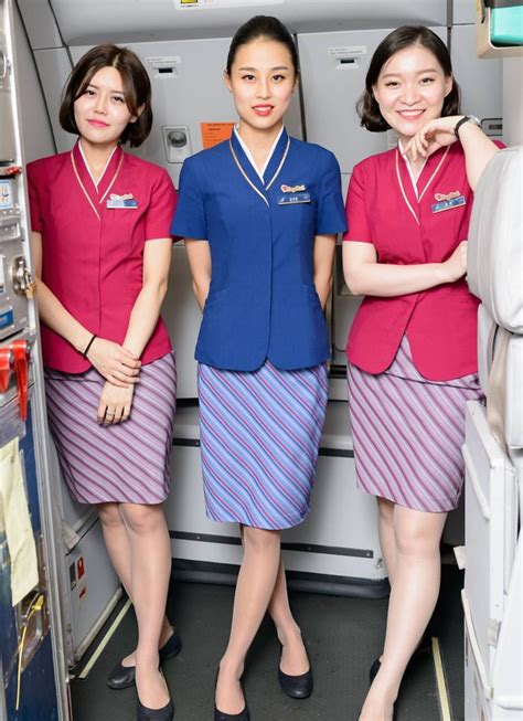 Cabin crew ensure that all emergency equipment is in working order prior to take off and that there are enough supplies for passengers. 【China】 China Southern Airlines cabin crew / 中国南方航空 客室乗務員 ...