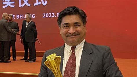 gustavo ng ganó el premio mayor de china para escritores extranjeros infobae