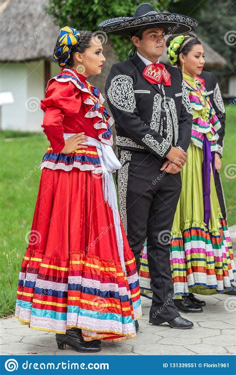 Mexican Dancers In Traditional Costume Editorial Photo Image Of