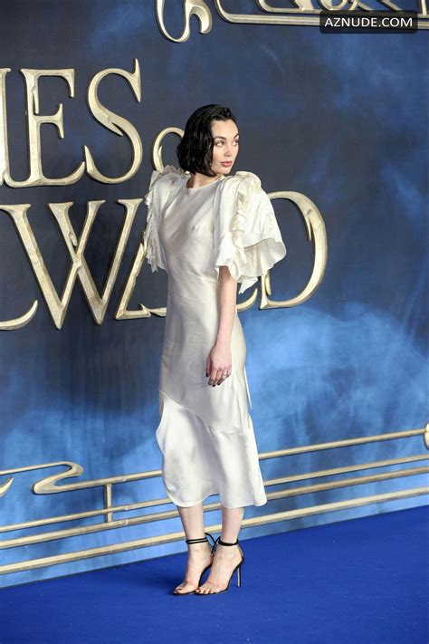 Poppy Corby Tuech Sexy At Premiere Of Fantastic Beasts The Crimes