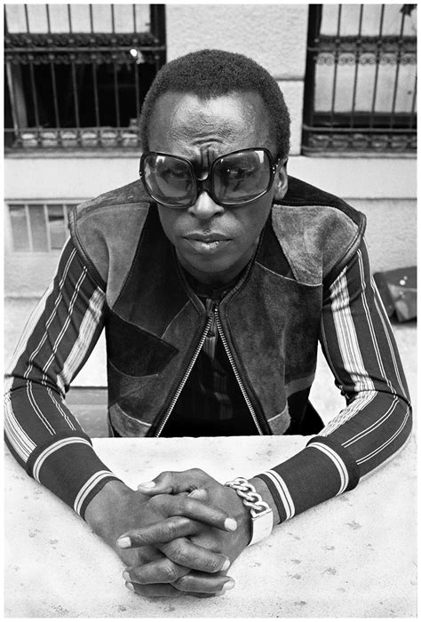 In the line of fire. Miles Davis | © Jazzinphoto | Pagina 11