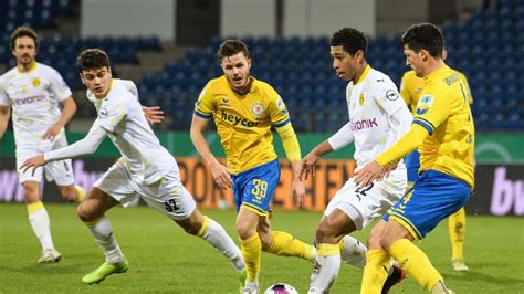 Zugriff auf den chat ist wegen einer verletzung der regeln eingeschränkt worden. BVB: Verletzung überschattet glanzlosen Sieg in Braunschweig | BVB