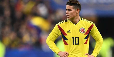 It is bounded on the north by the caribbean sea, the northwest by panama, the south by ecuador and peru, the east by venezuela, the southeast by brazil, and the west by the pacific ocean. Colombia vs Venezuela Resumen y Goles: Eliminatorias de ...