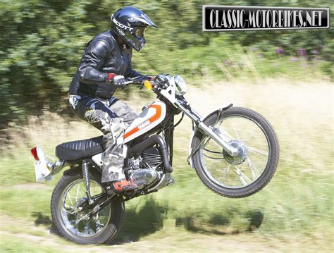 Yamaha dt 100 do joão coelho velocidade maxima 181 a melhor velocidade conseguida com a dt 100 cc the best speed 181. Yamaha DT175 Road Test | Classic Motorbikes