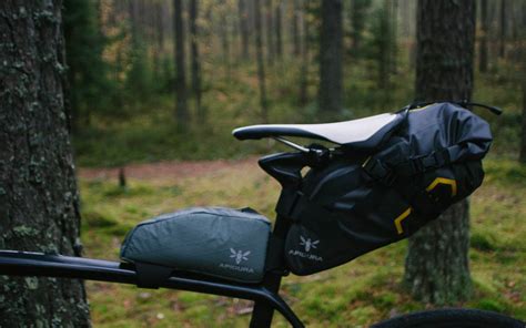 Обзор ультралегких велосипедных сумок Apidura Racing Saddle Pack и Top ...