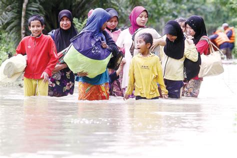 Bilik gerakan dibuka membantu pelajar usm maut di acheh. MANGSA BANJIR DI KUANTAN MELEBIHI 300 ORANG