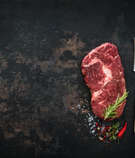 At seven days, collagen in the meat starts to breaks down, but you won't detect much difference in flavor or texture, the art of manliness reports. Alles over dry-aged beef - Miljuschka