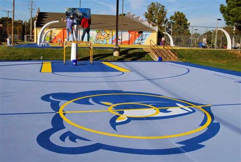 Donovan mitchel navigates his way through grizzlies defenders and uses a hesitation and puts in a scoop shot in the lane. Grizzlies Transform a Court in Memphis (PHOTOS)