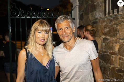 Nagui et sa femme mélanie page au parc des princes le 22 septembre 2013. Exclusif - Nagui et sa femme Mélanie Page - People ...