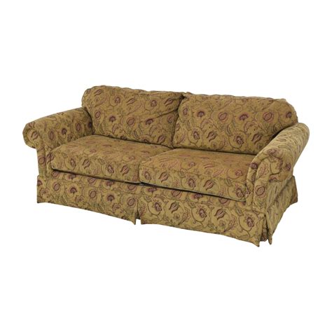 84 Off Broyhill Furniture Broyhill Furniture Two Cushion Skirted