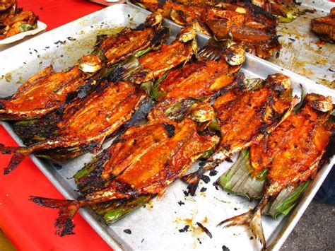 Campur ikan dengan bumbu halus. Ikan Bakar Bojo / Ikan Panggang/Ikan Bakar Recipe (Grilled ...