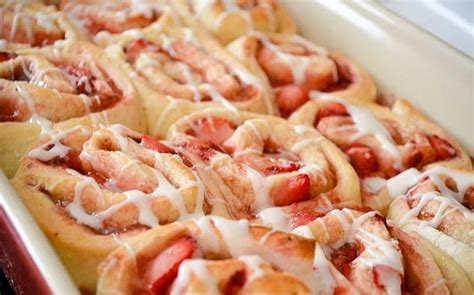 Strawberry Cinnamon Rolls Dessert Recep