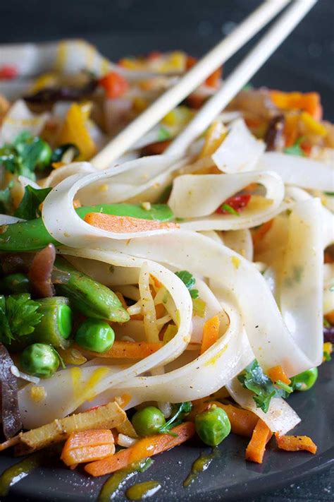 This is the best thai food in portland. Vegan Pad Thai Recipe | Gourmandelle