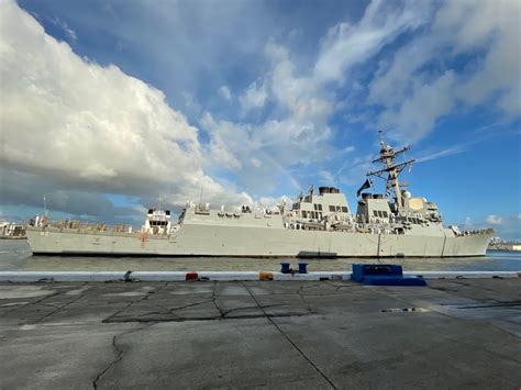 Ddgs Lassen And Delbert Black Arrive To Fort Lauderdale For Fleet Week United States Navy