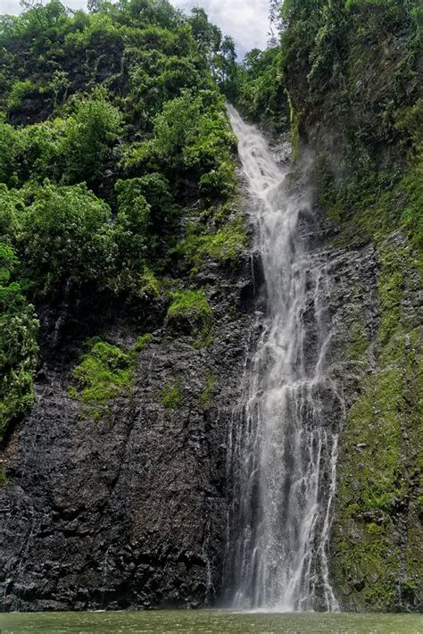 Einmal Rund Um Tahiti Wasserfälle Tempel Und Eine Mächtige Surf Welle