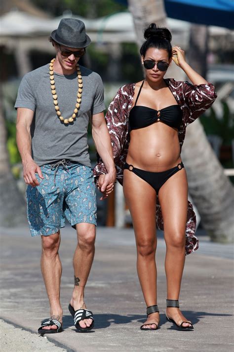 Pregnant Naya Rivera In Bikini Out And About In Hawaii Hawtcelebs