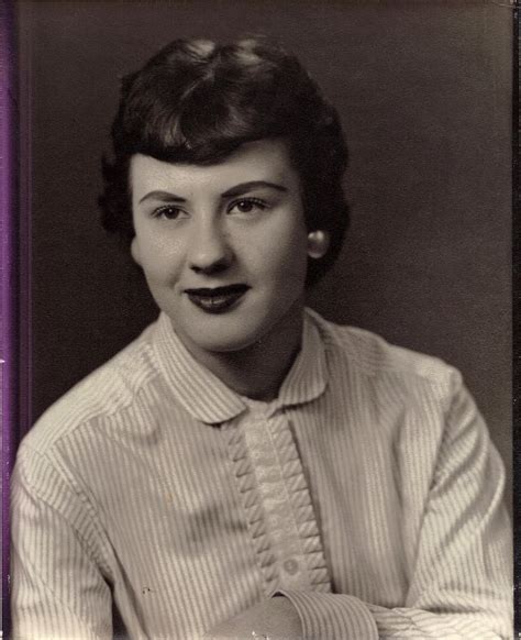 Check spelling or type a new query. 35 Beautiful Photos Show Popular Women's Hairstyles During ...