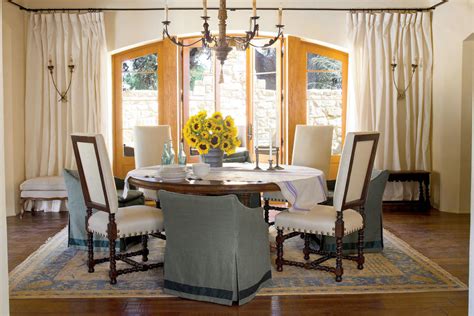 In a formal living, adherence to symmetry is more important. Create a Casual Look - Stylish Dining Room Decorating ...