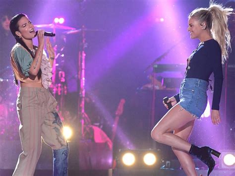 Watch Kelsea Ballerini And Halsey Perform Graveyard From Upcoming