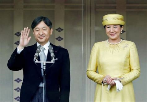Japans New Imperial Couple Puts Relaxed Face On Monarchy