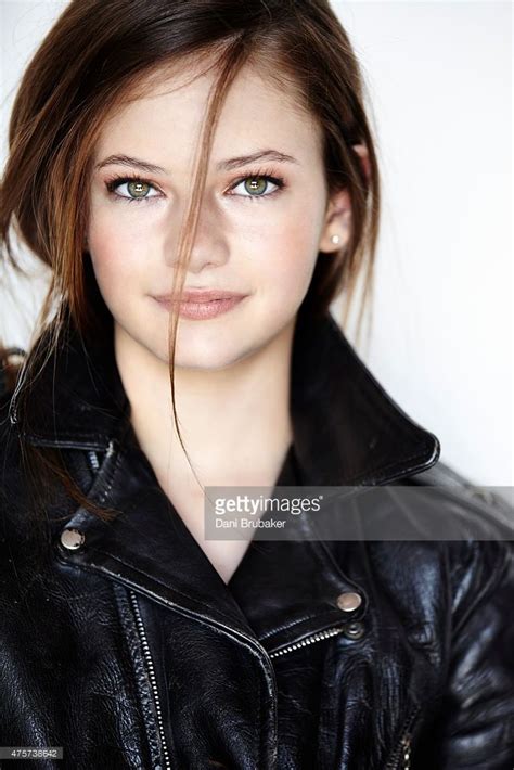 Captivating Headshot Actress Mackenzie Foy S Stunning Leather Jacket Look