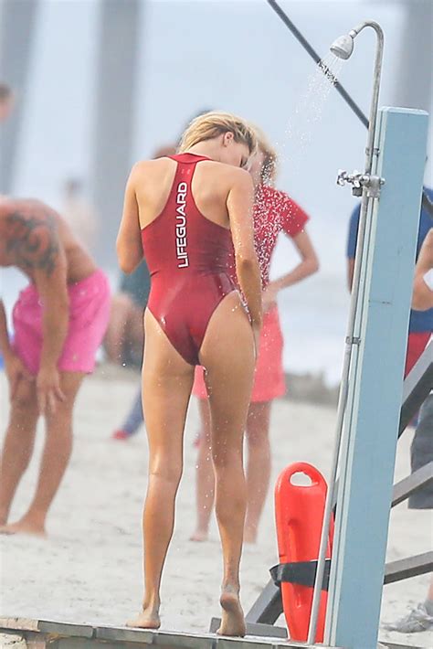 Kelly Rohrbach On The Set Of Baywatch