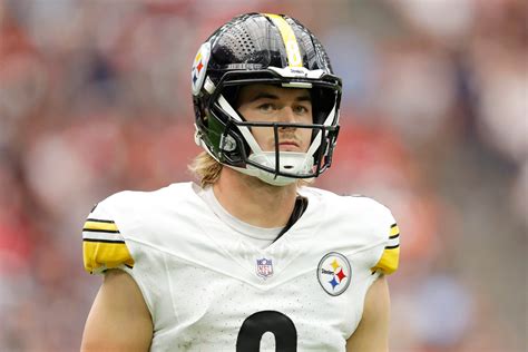 Steelers Qb Kenny Pickett Expects To Play Despite Knee Injury Bvm Sports