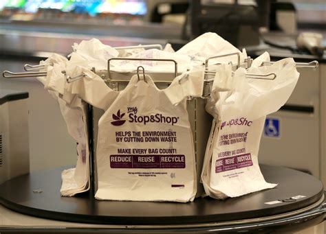 Supermarket Group Backs Massachusetts Plastic Bag Ban With Conditions