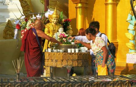 Temple Etiquette What To Do When You Visit Buddhist Temples In