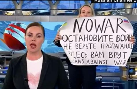 [우크라 침공] stop the war intrusion protest on russian state tv news news directory 3
