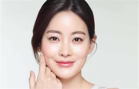 Oh Yeon Seos Favourite Korean Aesthetic Skin Care Ahc Debuts In Malaysia