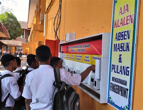 Software absensi karyawan terbaik download gratis aplikasi. Aplikasi Absensi Fingerprint Sekolah Terhubung SMS Gateway ...