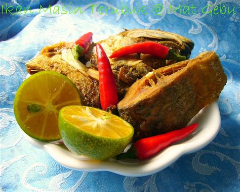 Mat, saya dah buat nasi tomato nih.sedap, betul ckp mat.tpkan, bila tgh follow recipe tukan, baru ternampak mungkin mat ada typo kot.bunga pelaga tu mat tertulis dua kali.mungkin satu lagi tu meant to be lawang kot.? Ikan Masin Terubuk | mat_gebu | Flickr