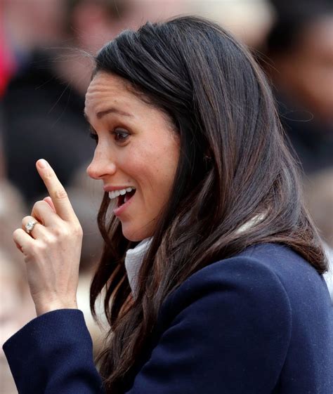Heres The Sneaky Way Meghan Markle Just Switched Up Her Hair Meghan Markle Hair Black Hair