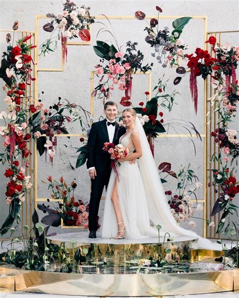 20 Modern Wedding Arches And Backdrops From Caramel Deer Pearl Flowers