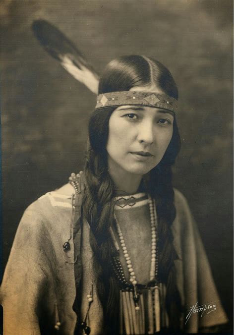 Black And White Image Of Authentic Native American Woman Native American Beauty Native
