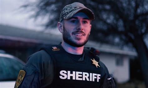 Patty Mayo Who Poses As Sheriffs Deputy On Youtube Revealed As Fake