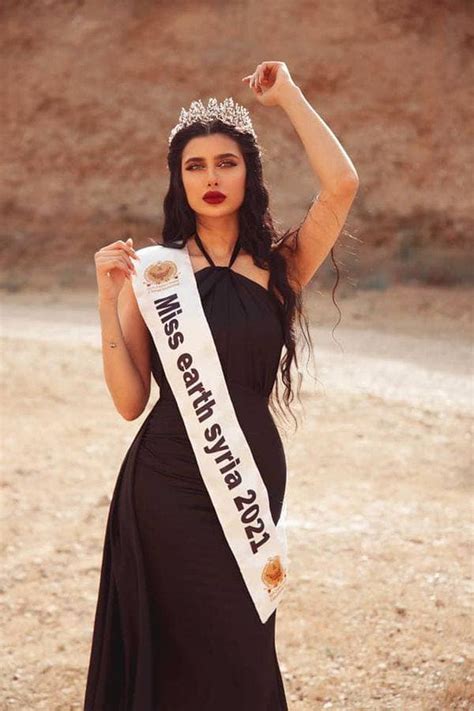 عارضة الأزياء السورية أنجي الصالح ملكة جمال الأرض سوريا 2021 موقع ترندينغ نيوز