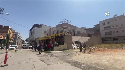 Son Dakika Gaziantep te iki katlı binanın duvarı çöktü 4 yaralı