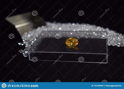 Yellow Diamond It Is A Diamond With Beautiful Colors Rare And