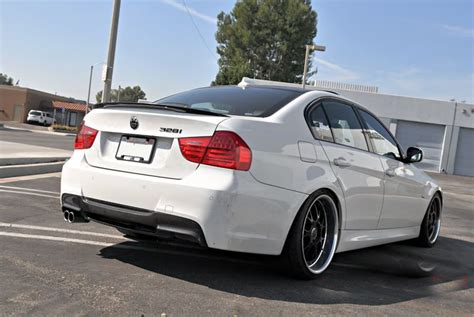 Diffuser for bmw e90 e91 rear sport m bumper spoiler addon trim perfromance chin. Carbon Fiber Rear Diffuser for 2006-11 BMW 3-Series Sedan E90/E91 MSport 3d - Single/Quad