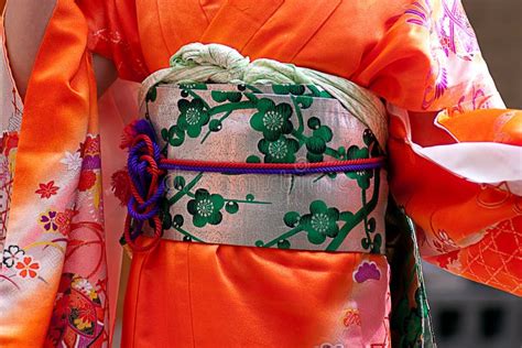 Danzatori Giapponesi Con Gli Ombrelli Fotografia Editoriale Immagine