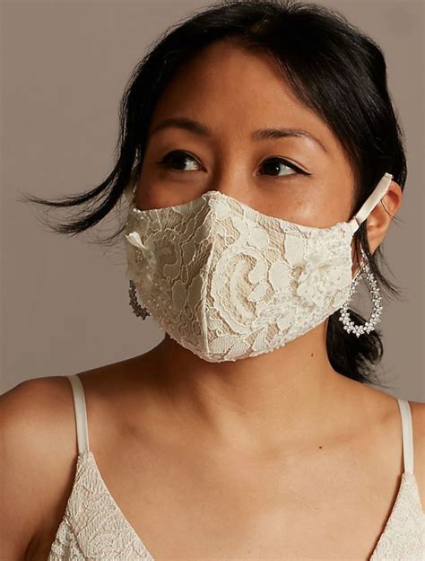 Heres Where To Find Face Masks For Wedding Favors