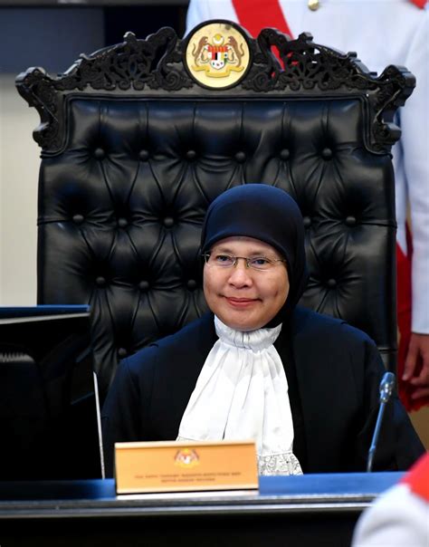 Just yesterday (6th may), datuk tengku maimun tuan mat was officially sworn in as malaysia's new chief justice (cj), also making her the first female cj in malaysia's history. Tengku Maimun takes oath of office as Chief Justice before ...