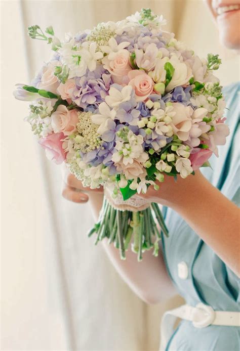 12 Stunning Wedding Bouquets 27th Edition Belle The Magazine