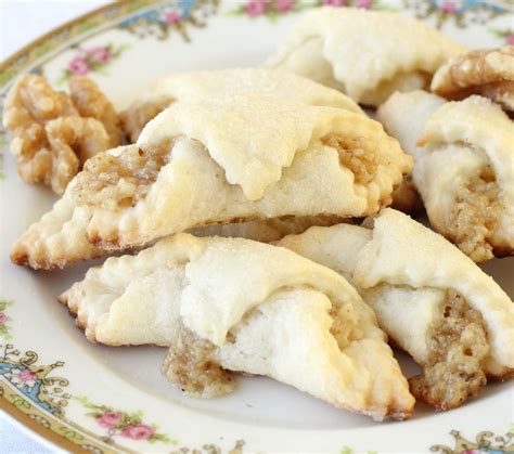 Struffoli, pizzelle, anginetti, cartellate, fig cookies, pignoli and many more. Authentic Hungarian Walnut Rolls - American Heritage Cooking