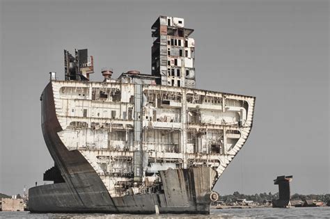 Jaw Dropping Photographs Of Life Inside Ship Breaking Graveyards Give