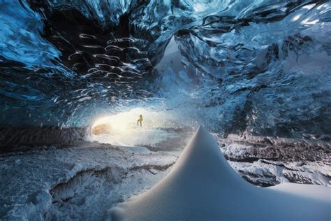 These 15 Unbelievable Photos Of Icelands Ice Caves Will Leave You