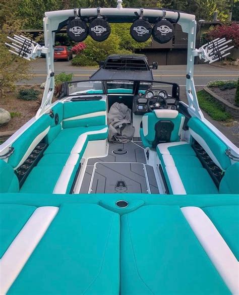 Pin By Lane Sommer On Floaters Ski Boats Cool Boats Boat