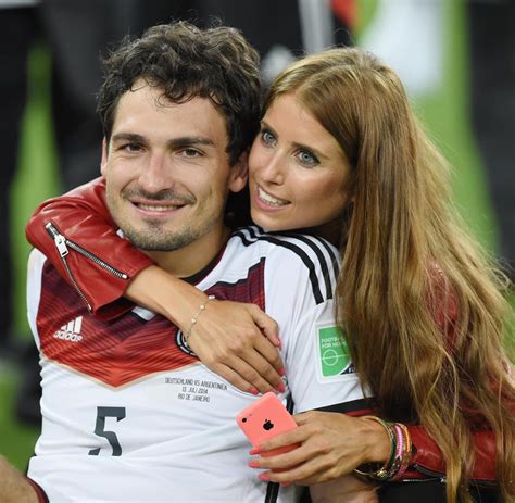 Последние твиты от mats hummels (@matshummels). ZDF-Doku „37 Grad": Plötzlich im Flutlicht - Vom Leben als ...